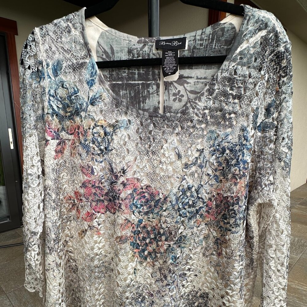 Brittany Black cream floral lace long sleeve whimsygoth tee shirt SIZE XL